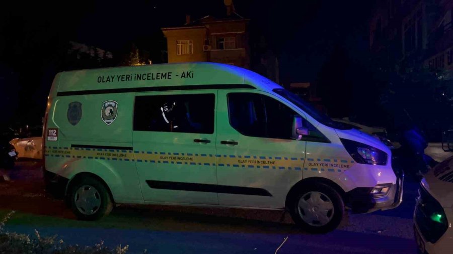 Alanya’da 5 Katlı Binada Yangın: 1 Kişi Hayatını Kaybetti