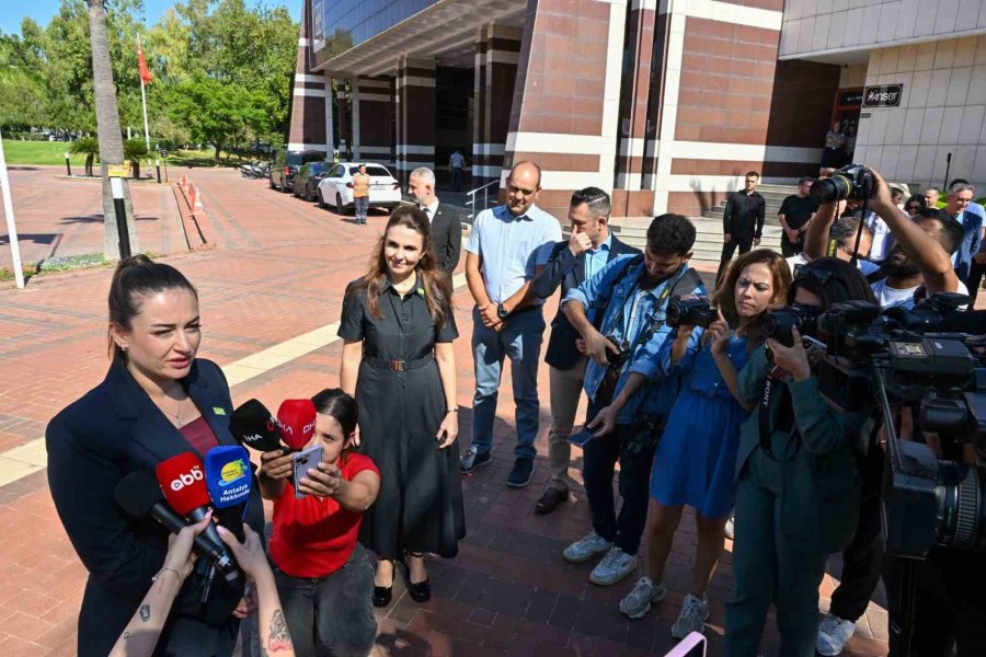 Antalya’ya Yeşil Bayrak Onuru: Atatürk Kültür Parkı Uluslararası Ödüle Layık Görüldü