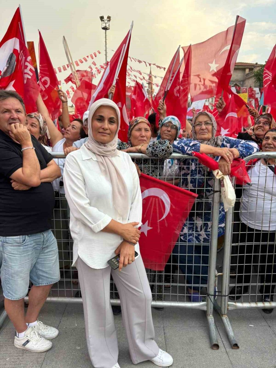 Chp Aksu Kadın Kolları Başkanı Menzil Çakmak Görevinden İstifa Etti