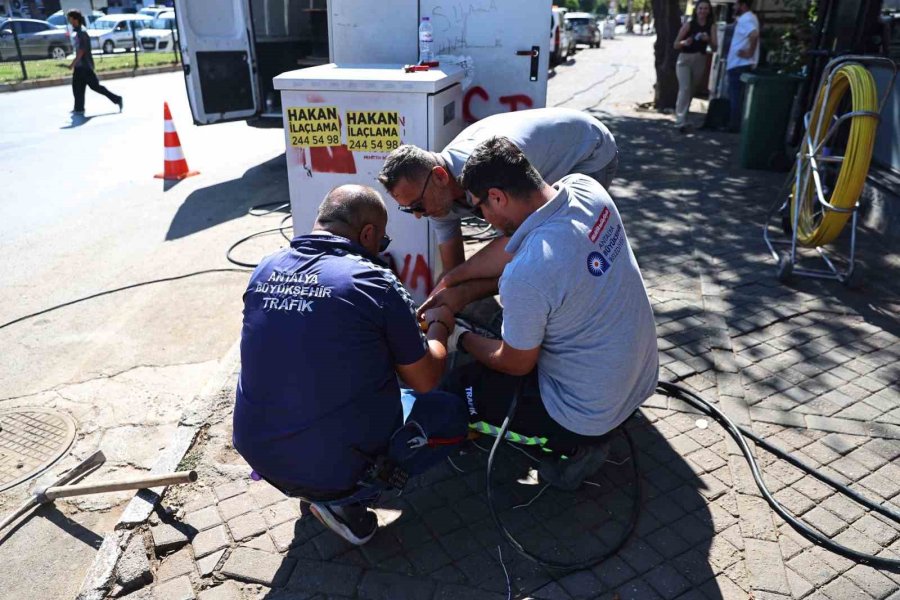 Büyükşehir Sinyalizasyon Alt Yapısını Yeniliyor