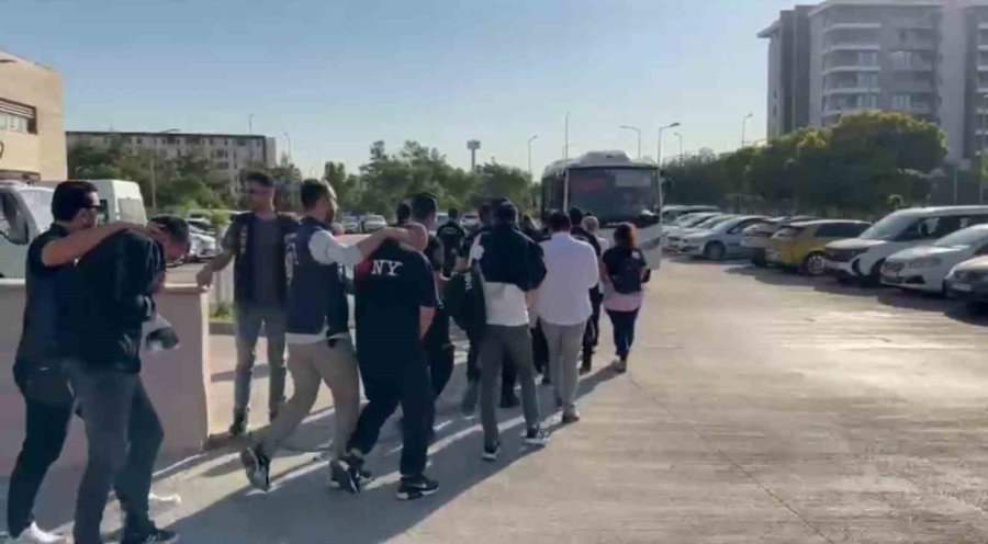 Sosyal Medya Üzerinden Dolandırıcılığa Antalya Merkezli 15 İlde Operasyon: 40 Gözaltı
