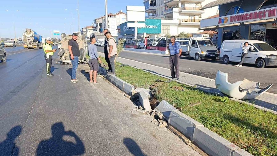 Tırla Çarpışan Araç Havada Takla Atıp Ters Döndü, Sürücü Hafif Yaralandı