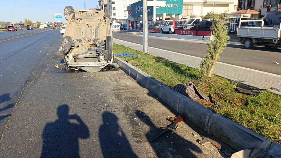 Tırla Çarpışan Araç Havada Takla Atıp Ters Döndü, Sürücü Hafif Yaralandı
