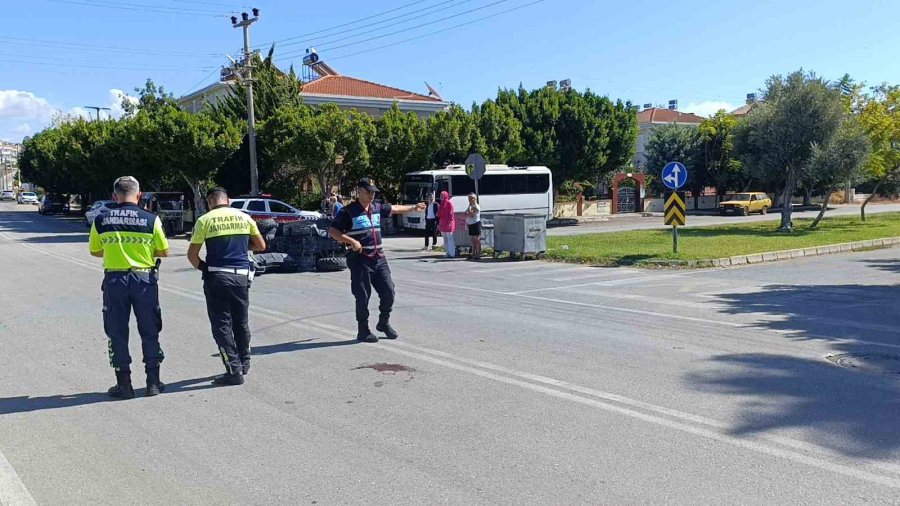 Manavgat’ta Atv İle Hafif Ticari Araç Çarpıştı: 1 Yaralı