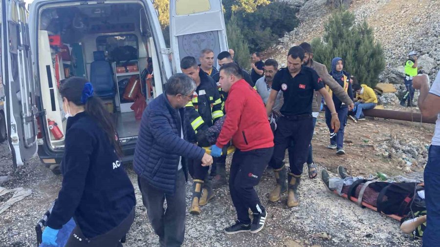 İşçi Servisi Şarampole Devrildi: 5 Ölü, 14 Yaralı