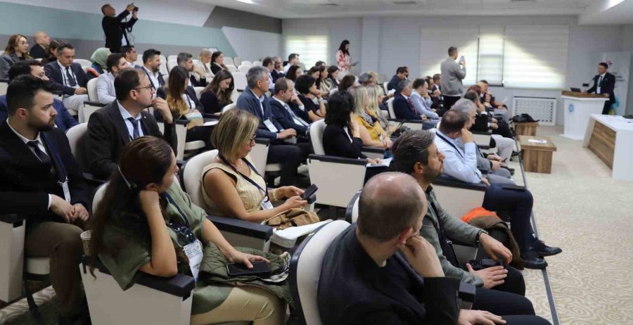 "türkiye’de Ağız, Diş Ve Çene Cerrahisi Çalıştayı" Neü Ev Sahipliğinde Yapıldı