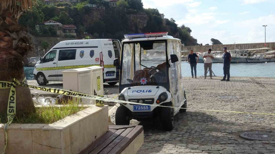 Antalya’da Denizde Erkek Cesedi Bulundu