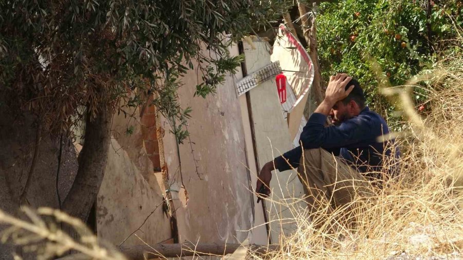 Antalya’da Atık Malzemelerin İstiflendiği 8 Noktadan 30 Kamyon Çöp Çıktı