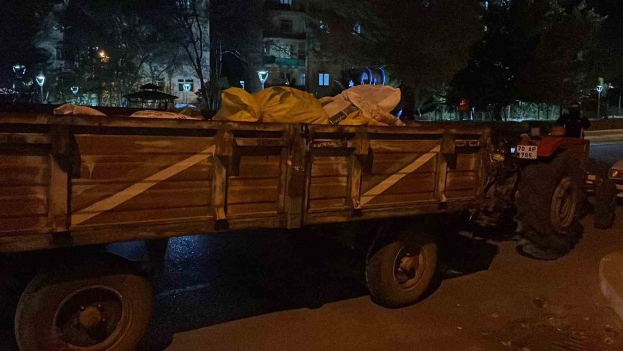 Karaman’da Motosiklet Traktörün Römorkuna Çarptı: 1 Yaralı