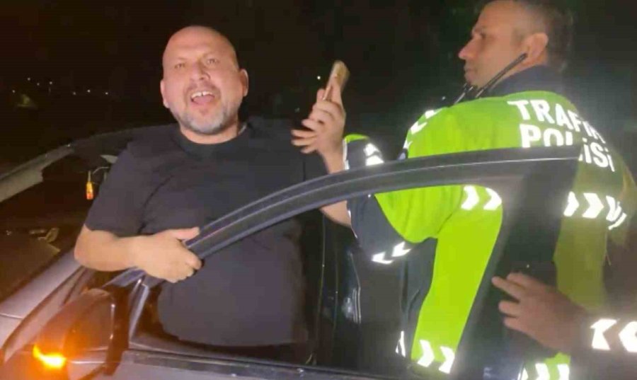 "babam Hakim, Valiyi Arayacağım" Deyip Polisi Tehdit Ettiler