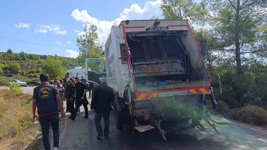 Antalya’da Çöp Kamyonunda Korkunç Cinayet: Mesai Arkadaşını Boğazından Bıçaklayarak Öldürdü