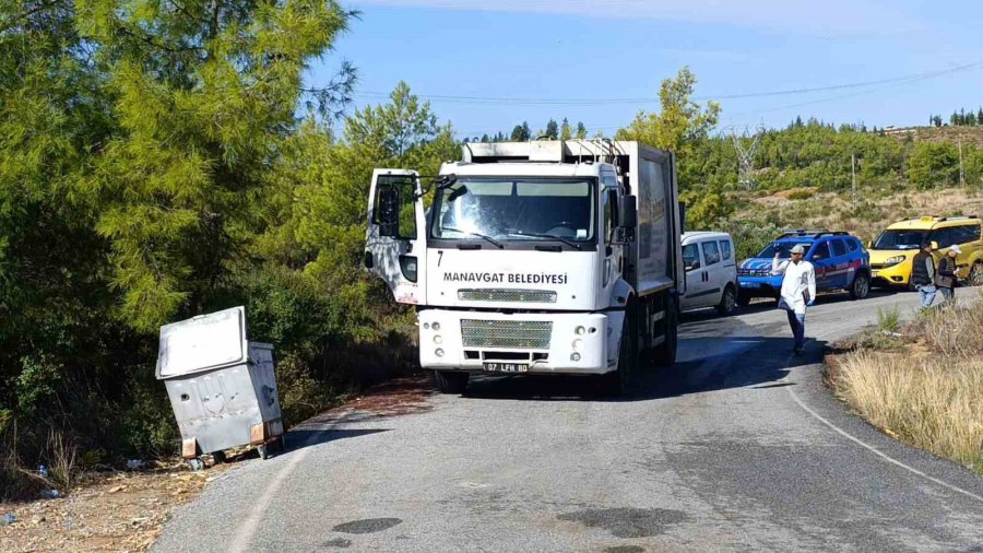 Antalya’da Çöp Kamyonunda Korkunç Cinayet: Mesai Arkadaşını Boğazından Bıçaklayarak Öldürdü