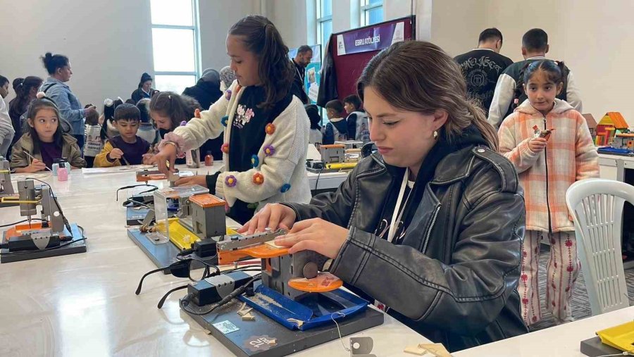 Karaman’da "keşfetmenin Neşeli Yolculuğu-2" Tübitak 4007 Bilim Şenliği Başladı