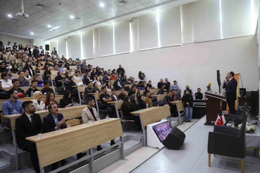 Başkan Altay Gençleri Boykot Konusunda Duyarlı Olmaya Çağırdı