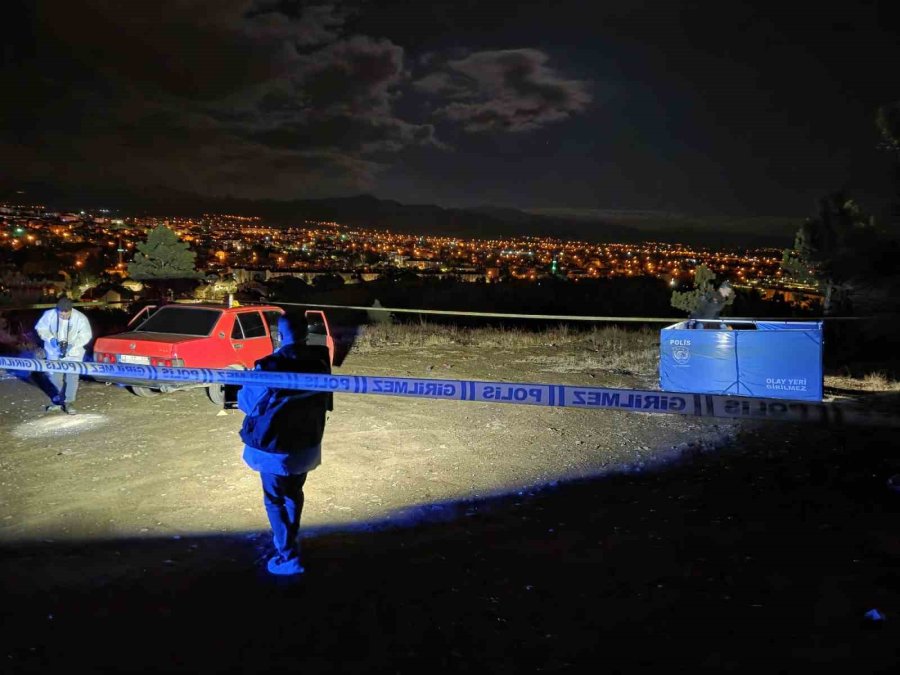 Konya’da Bir Kişi Otomobilinin Kenarında Ölü Bulundu