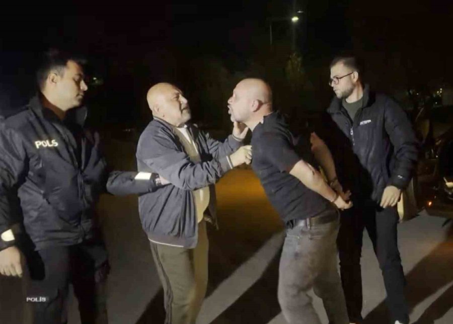"babam Hakim, Valiyi Arayacağım" Deyip Polisi Tehdit Ettiler