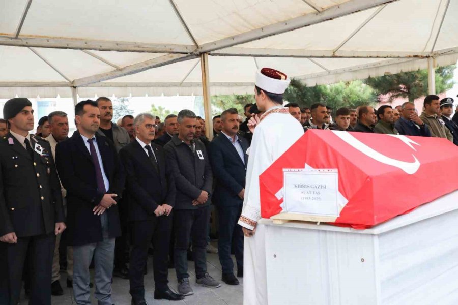 Kıbrıs Gazisi Suat Taş Son Yolculuğuna Uğurlandı