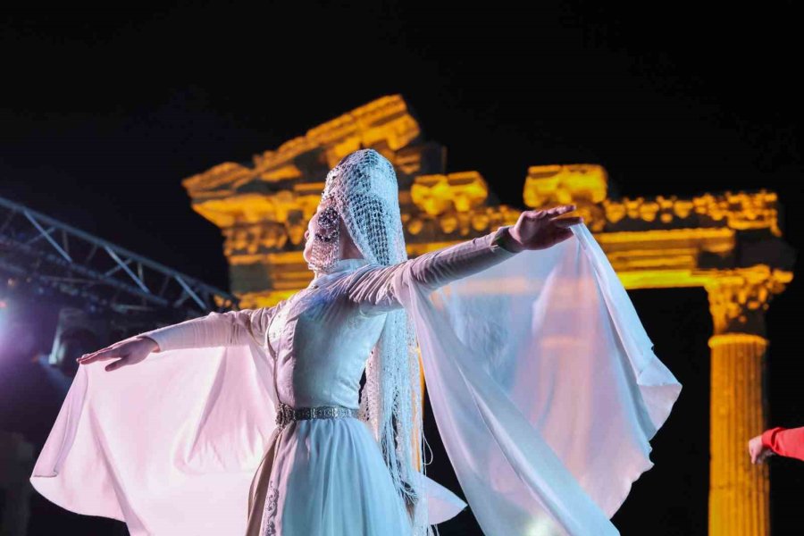 Manavgat’ta Halk Dansları Festivali Coşkusu Başladı