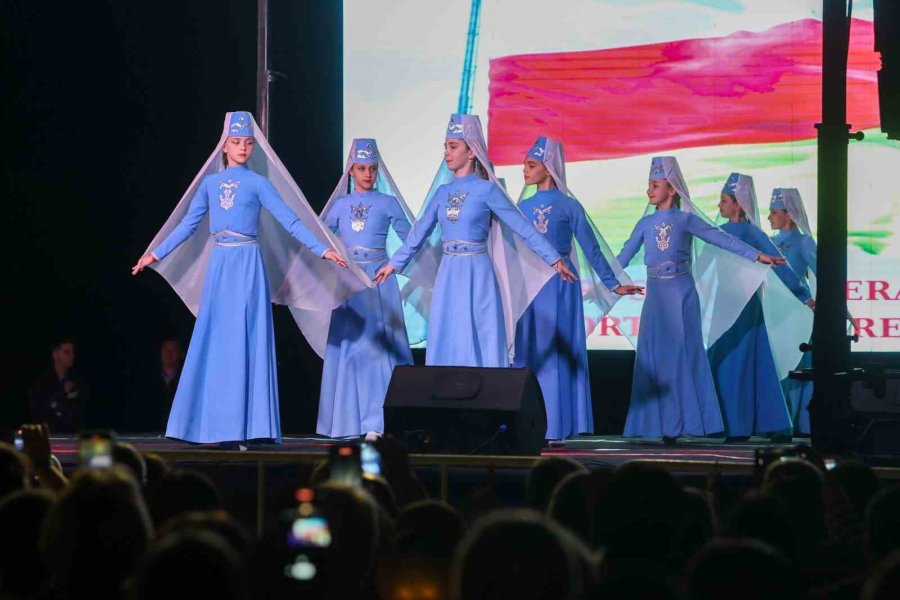 Manavgat’ta Halk Dansları Festivali Coşkusu Başladı