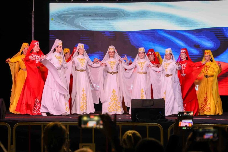 Manavgat’ta Halk Dansları Festivali Coşkusu Başladı