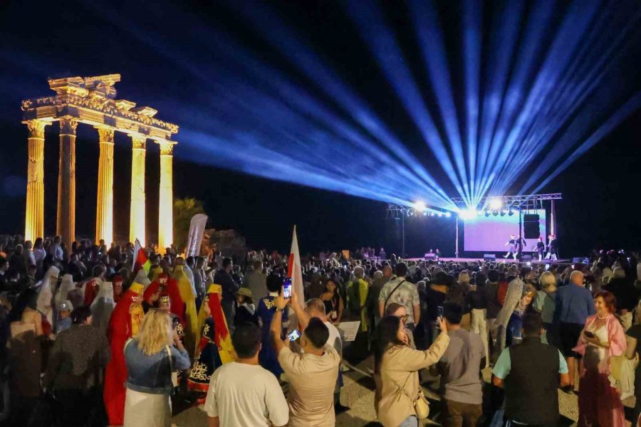 Manavgat’ta Halk Dansları Festivali Coşkusu Başladı