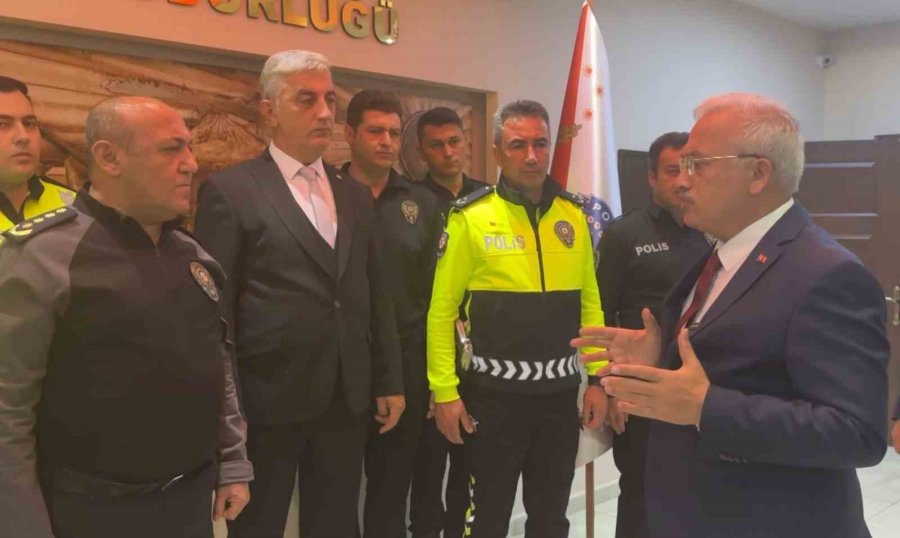 Aksaray Valisinden O Polislere Başarı Belgesi