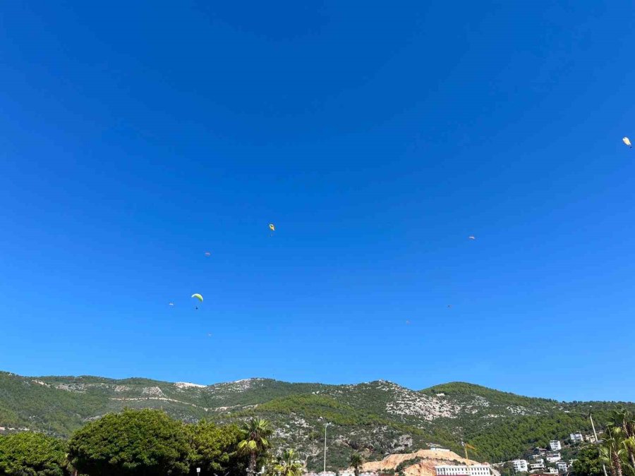 Dünya Yamaç Paraşütü Hedef Şampiyonası Alanya’da Başladı