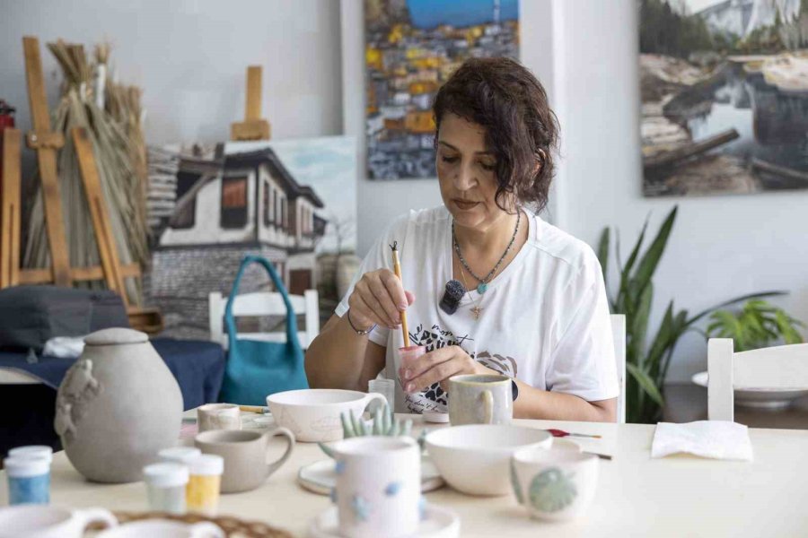 Mersin’de Üretici Kadın Stantları, El Emeğine Değer Katıyor