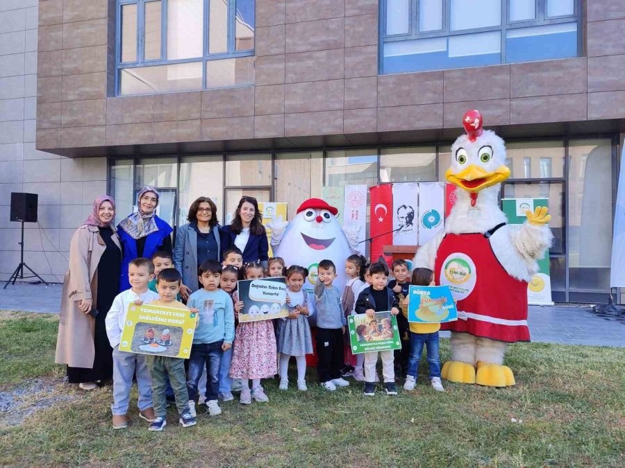 Minik Öğrenciler Dünya Yumurta Günü’nde Sağlıklı Beslenmeyi Öğrendi