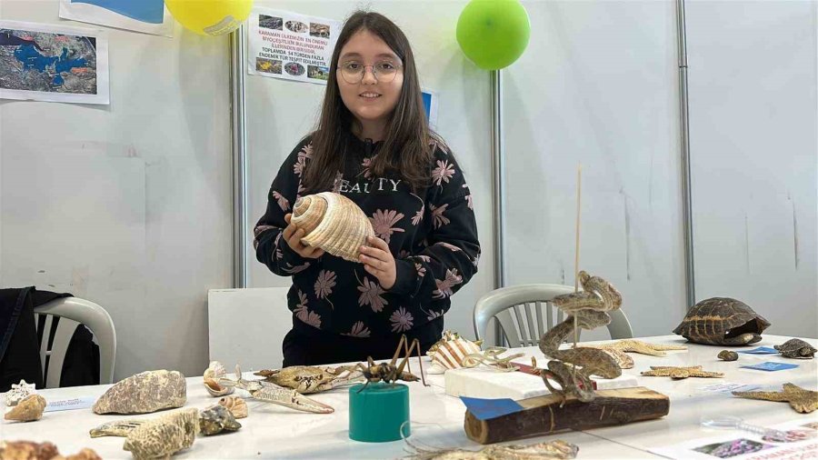 Ailesiyle Birlikte Topladığı 5 Bine Yakın Fosille Müze Kurdu