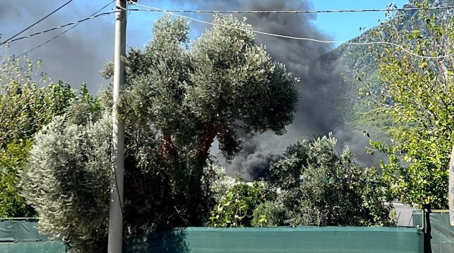 Antalya’da Terk Edilmiş Baraka Alev Topuna Döndü