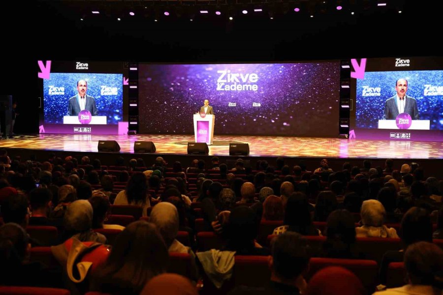 "kademe Kariyer Zirvesi" Yapıldı