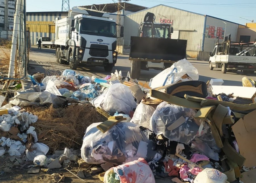 Akdeniz’de Atık Toplama Çalışmaları Hafta Sonu Da Devam Ediyor