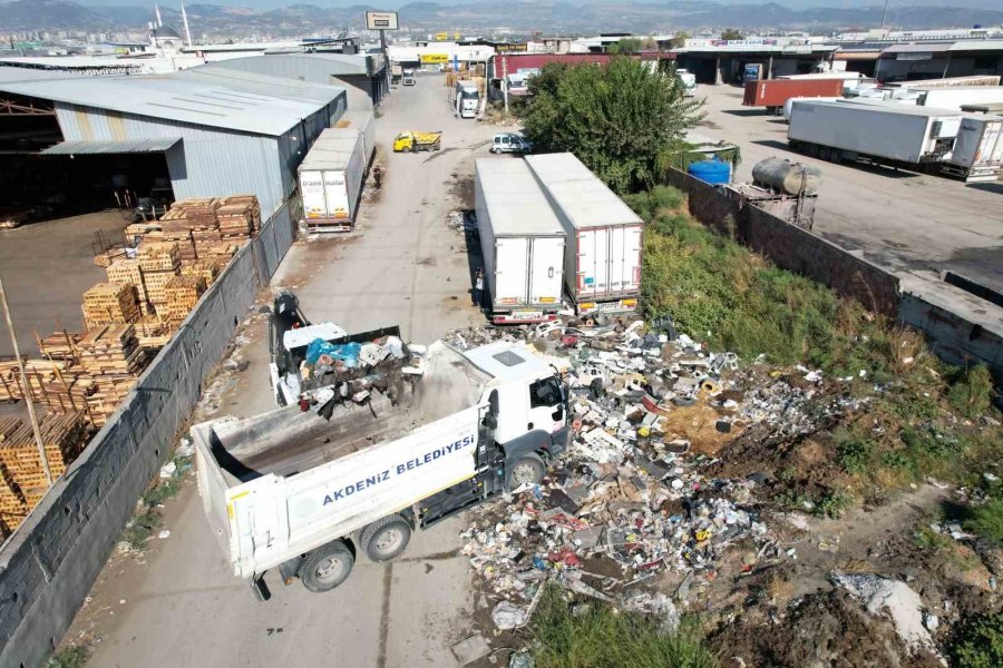 Akdeniz’de Atık Toplama Çalışmaları Hafta Sonu Da Devam Ediyor