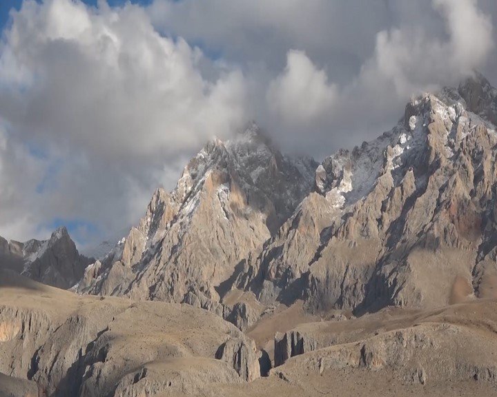 Aladağlar’da Kayıp Dağcı İhbarı Ekipleri Harekete Geçirdi
