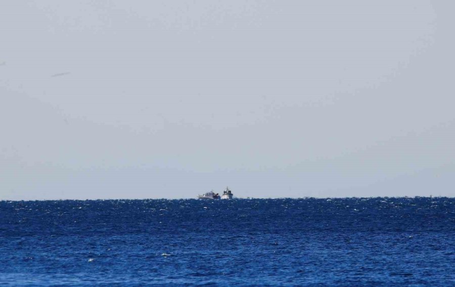 Akdeniz’de 19 Sup Board Yapan Gençler Rüzgarla 2 Mil Açığa Sürüklendi