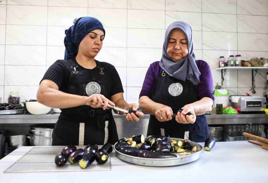 Antalya’da Kadın Kooperatiflerinde Kış Hazırlığı Başladı