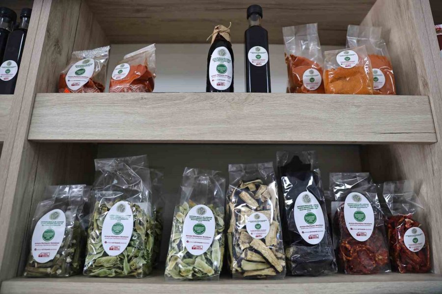 Antalya’da Kadın Kooperatiflerinde Kış Hazırlığı Başladı