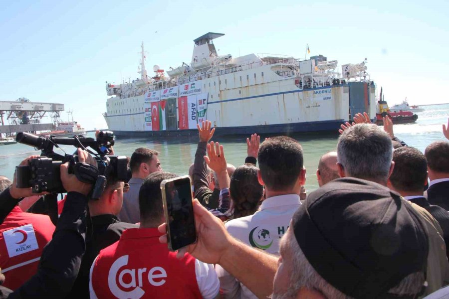 17. İyilik Gemisi, Bakan Yerlikaya’nın Katıldığı Törenle Gazze’ye Uğurlandı