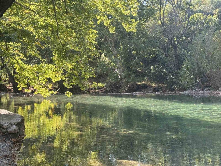 Antalya’da Yazın Tamamen Kuruyan Üzümdere Irmağı Yağışlarla Yeniden Suya Kavuştu