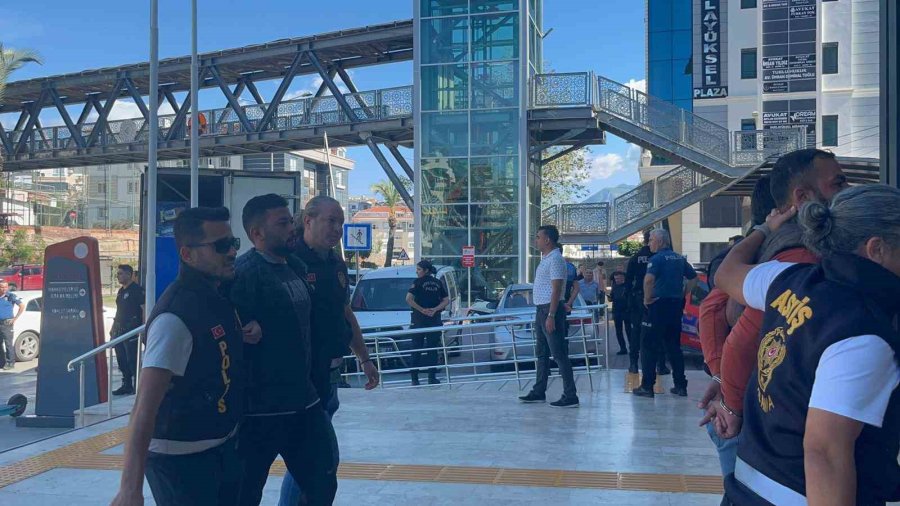 Cesedi Sarp Kayalıklarda Bulunmuştu: Olayla İlgili 2 Kişi Tutuklandı