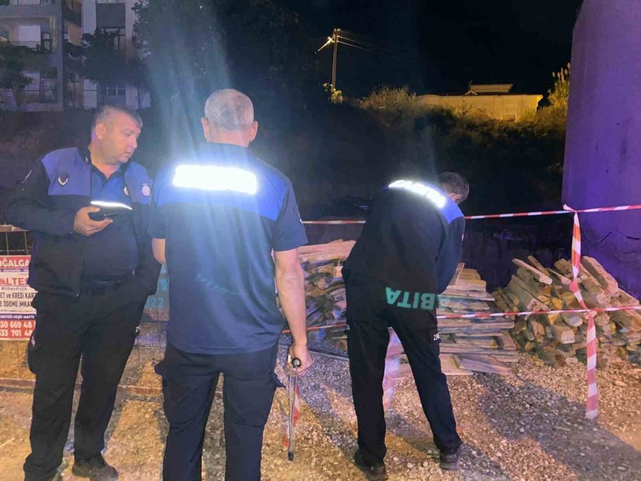 Antalya’da Bir Evi Tahliye Ettiren İnşaat Temelinde İkinci Toprak Kayması