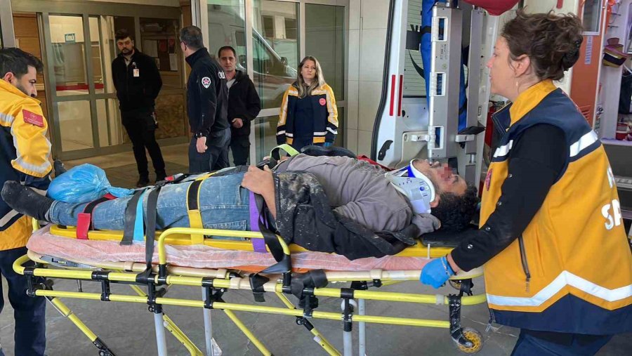 Karaman’da Çalıştığı İnşaattan Düşen İşçi Yaralandı