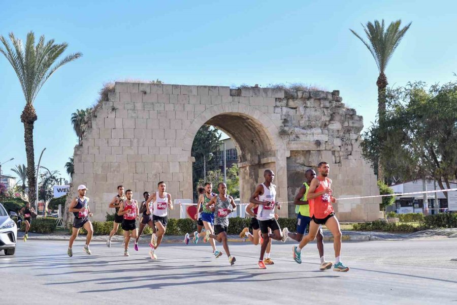 Mersin’de ’uluslararası Tarsus Yarı Maratonu’ Heyecanı
