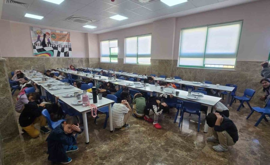 Mersin’de Tüm Okullarda Eş Zamanlı Afet Tatbikatı Gerçekleştirildi