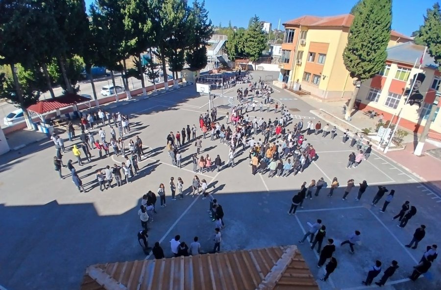 Mersin’de Tüm Okullarda Eş Zamanlı Afet Tatbikatı Gerçekleştirildi