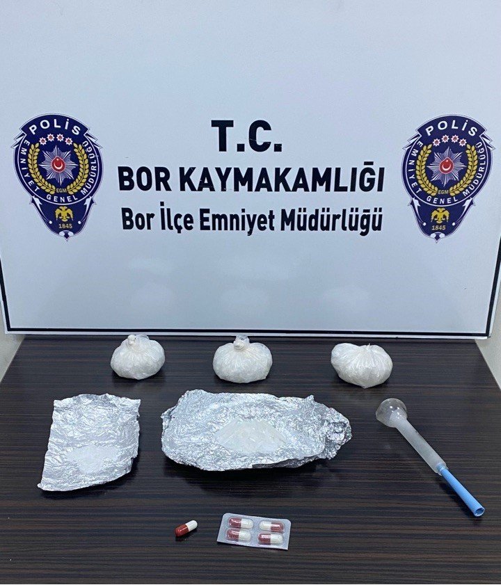 Bor’da Uyuşturucu Operasyonu: 4 Şüpheli Yakalandı, 1’i Tutuklandı