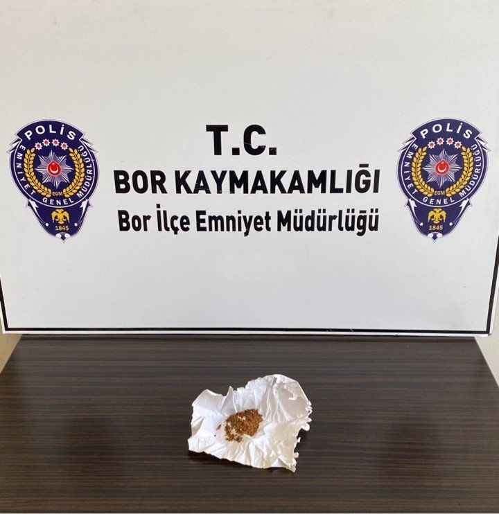 Bor’da Uyuşturucu Operasyonu: 4 Şüpheli Yakalandı, 1’i Tutuklandı