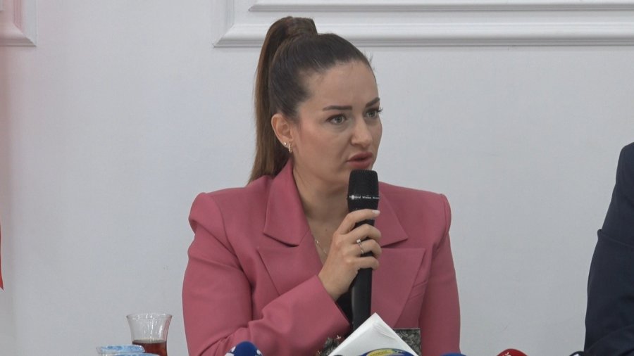 Antalya Büyükşehir Belediye Başkanvekili Özdemir: "muhittin Başkan Günden Güne Kilo Veriyor, Bağışıklığı Düşüyor"