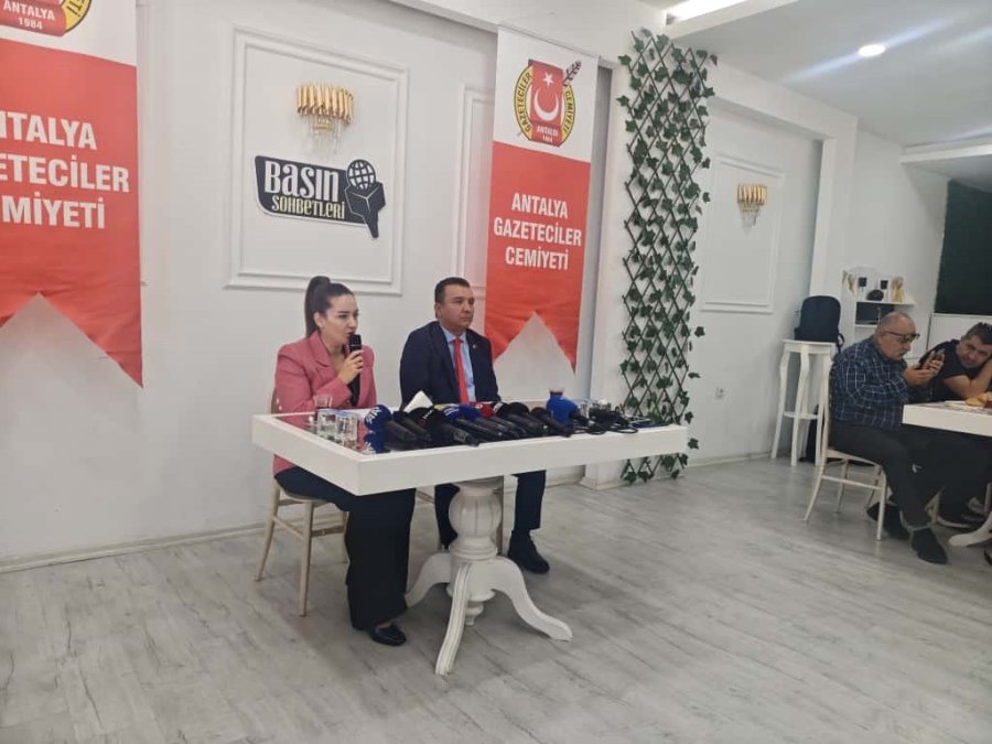 Antalya Büyükşehir Belediye Başkanvekili Özdemir: "muhittin Başkan Günden Güne Kilo Veriyor, Bağışıklığı Düşüyor"